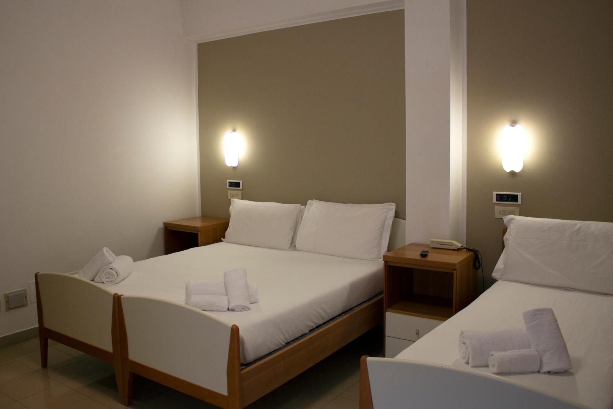 Ah Roma Hostel Buitenkant foto
