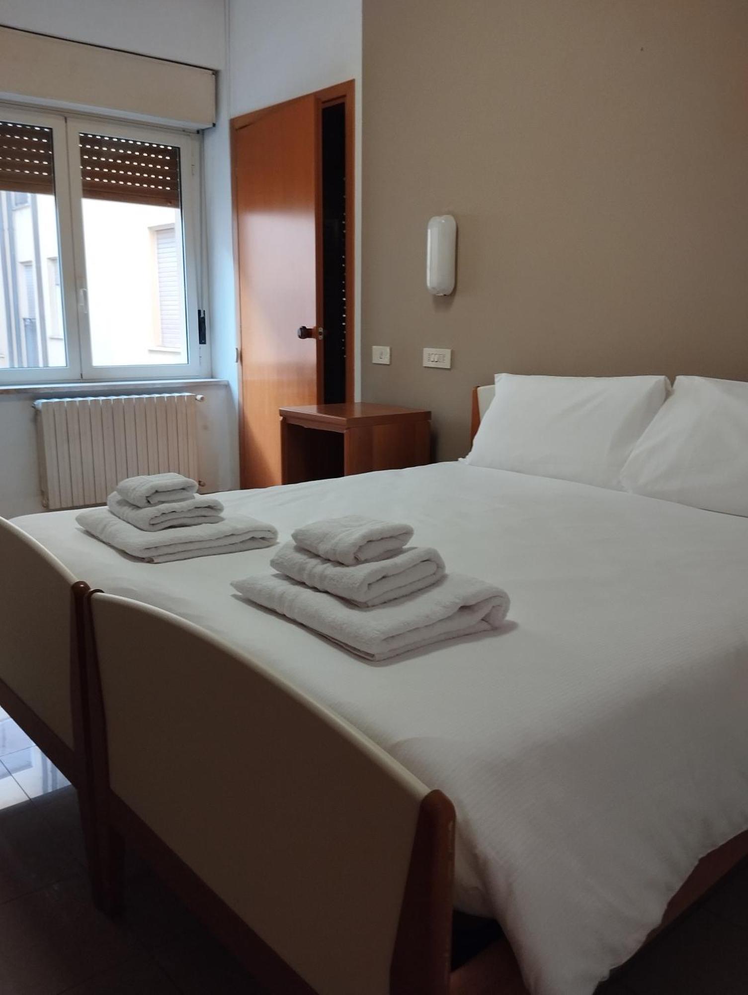 Ah Roma Hostel Buitenkant foto