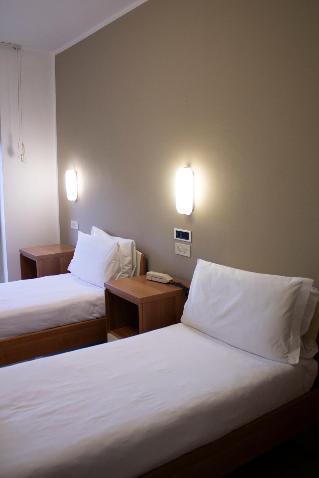 Ah Roma Hostel Buitenkant foto